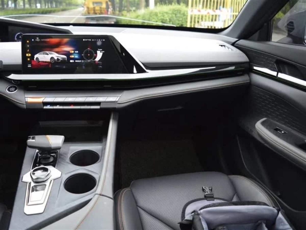 長安 長安UNI-V  2022款 1.5T 卓越型圖片