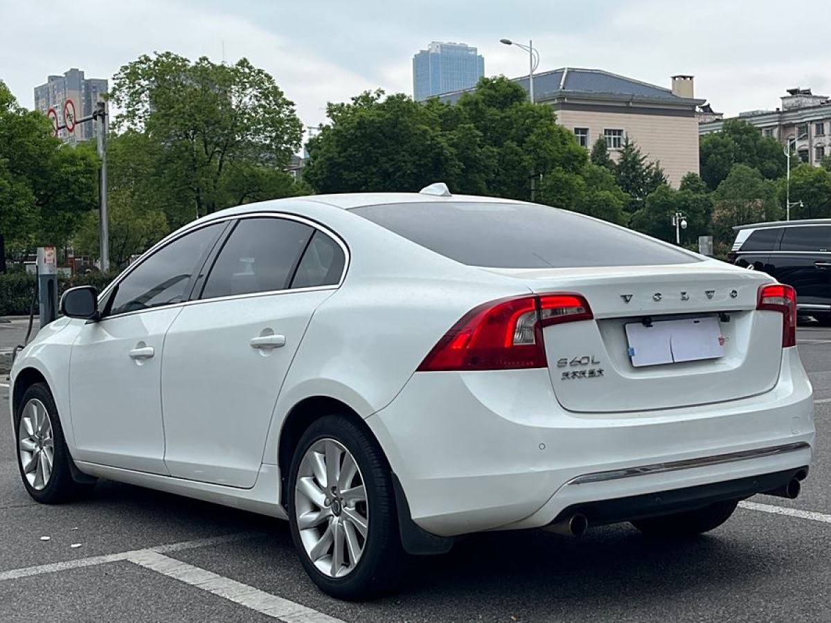 沃爾沃 S60  2015款 L 2.0T 智遠(yuǎn)版圖片