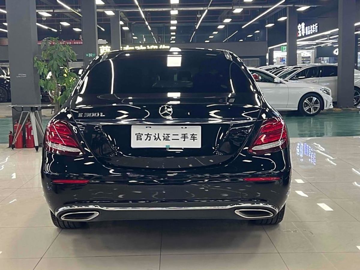 奔馳 奔馳E級  2019款 改款 E 300 L 時尚型圖片