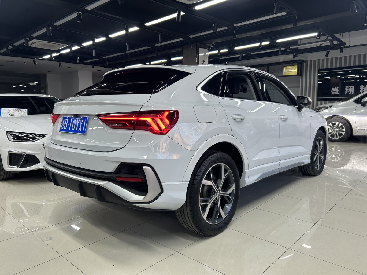 奧迪 奧迪Q3  2022款 40 TFSI 時尚動感型圖片