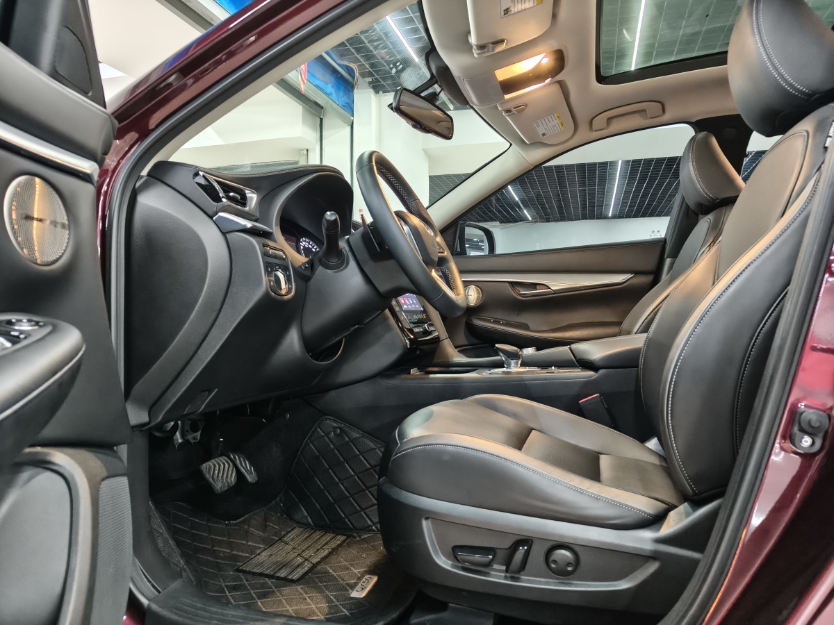 英菲尼迪 QX50  2018款 QX50 2.0T CVT兩驅(qū)時尚版圖片