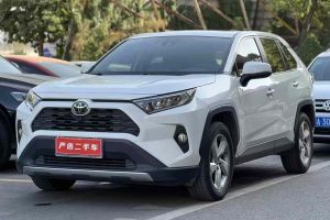 RAV4荣放 丰田 2.0L CVT四驱风尚版