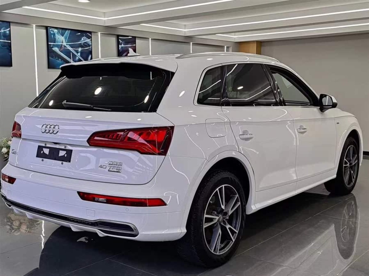 奧迪 奧迪Q5L  2018款  40 TFSI 榮享時(shí)尚型 國(guó)VI圖片