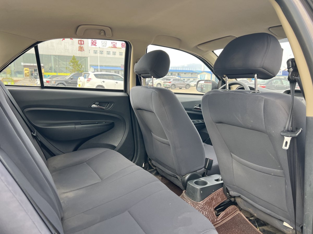 吉利 金剛  2013款 1.5L 手動進取型圖片