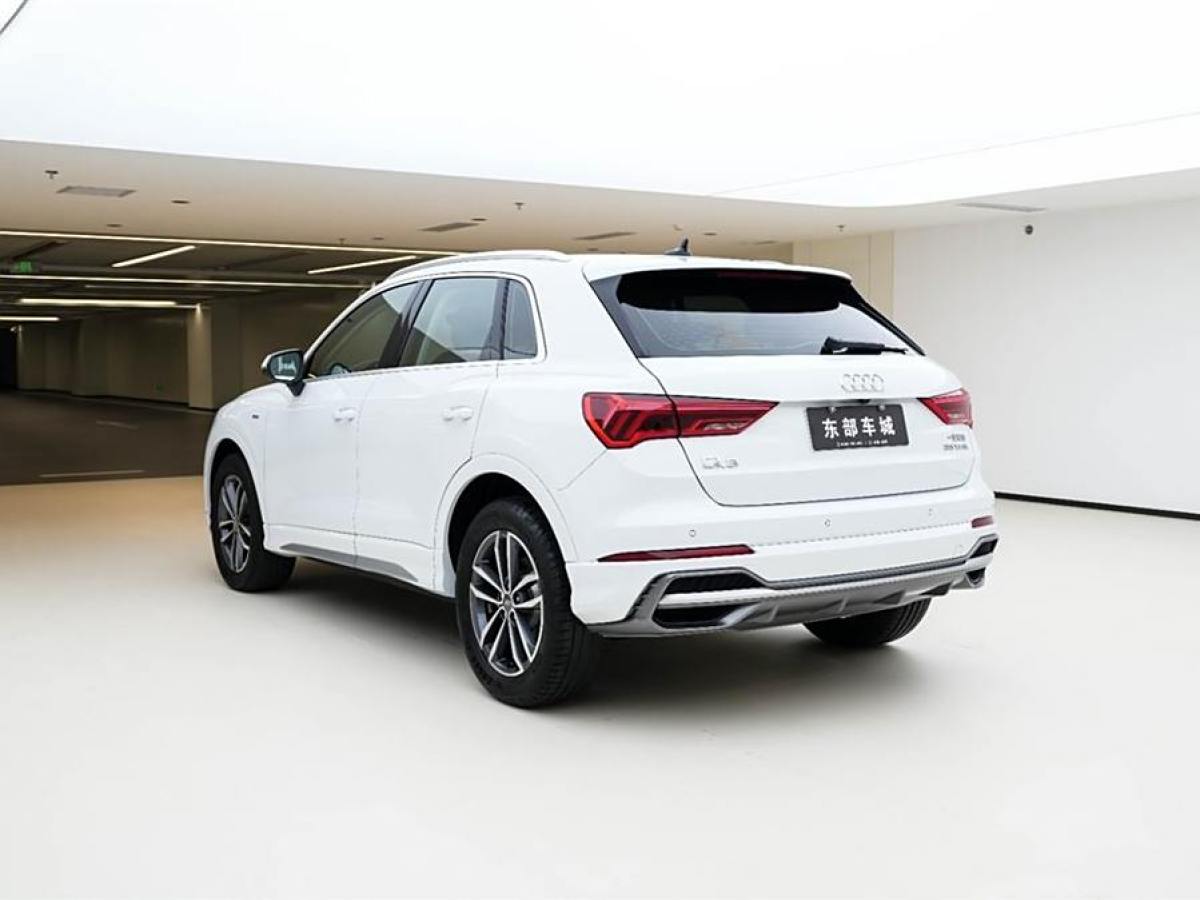 奧迪 奧迪Q3  2021款 35 TFSI 進(jìn)取動(dòng)感型圖片