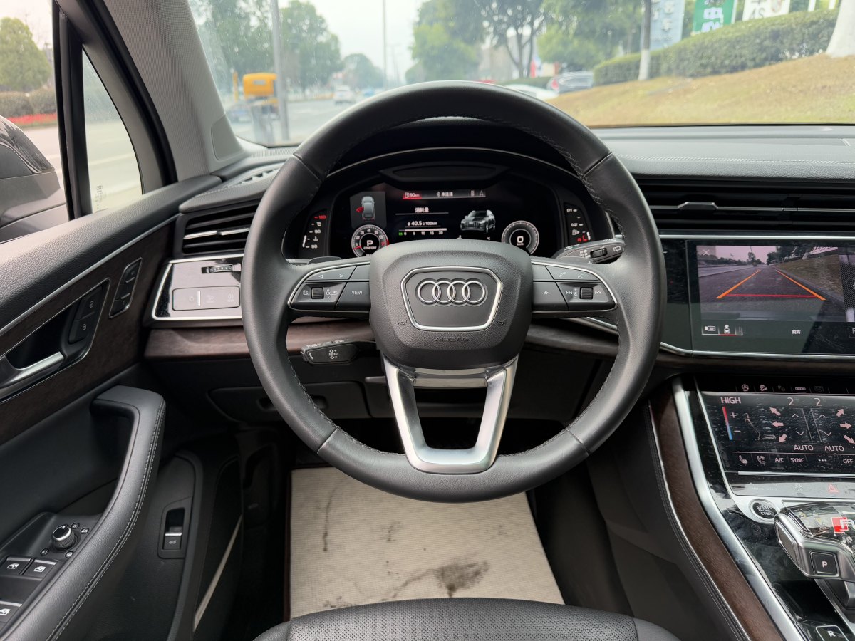 奧迪 奧迪Q7  2023款 55 TFSI quattro S line運(yùn)動(dòng)型圖片