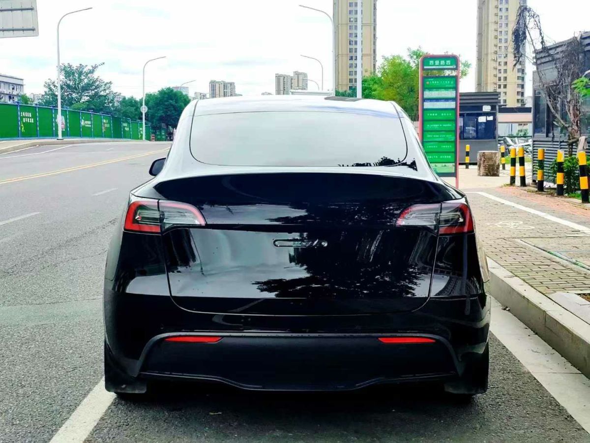 特斯拉 Model S  2023款 三電機(jī)全輪驅(qū)動(dòng) Plaid版圖片