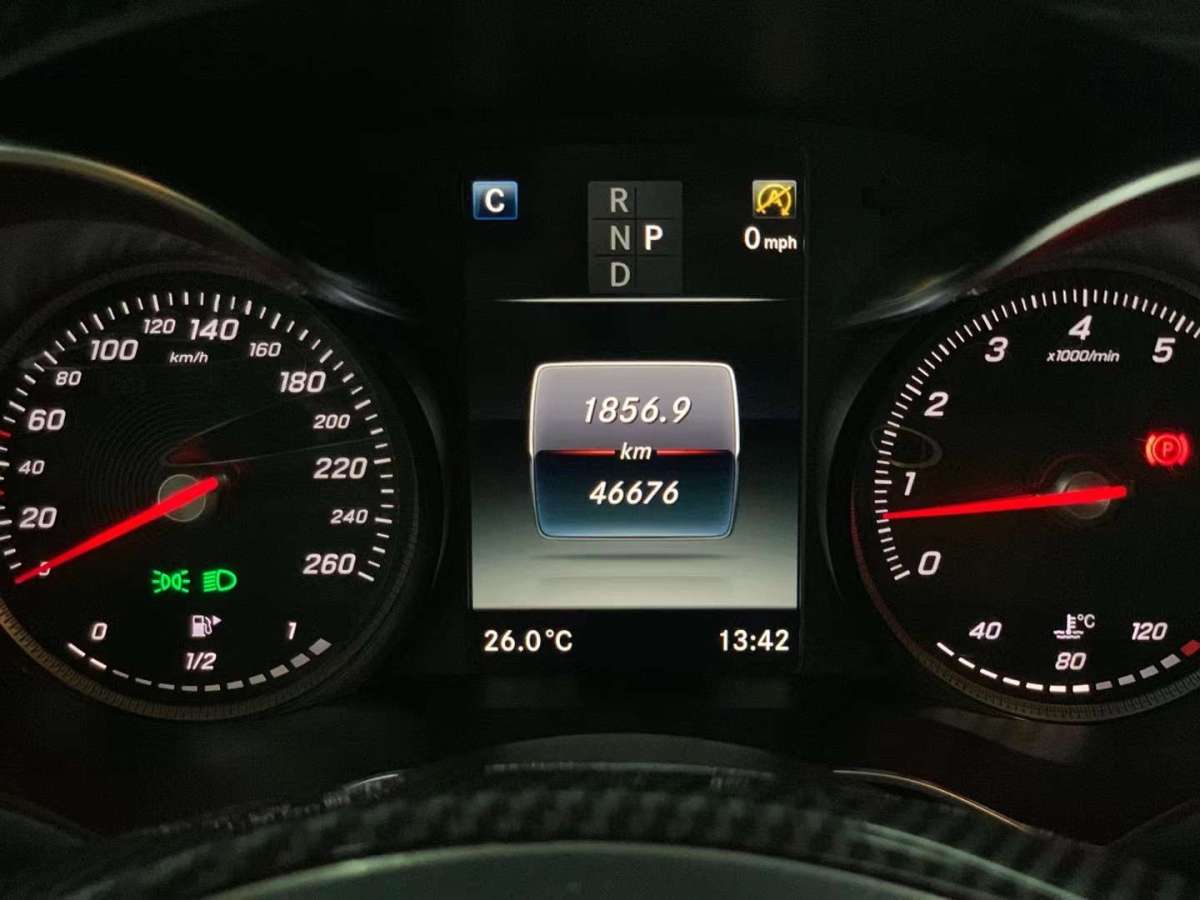 2018年5月奔驰 奔驰C级  2018款 C 180 L 动感型运动版