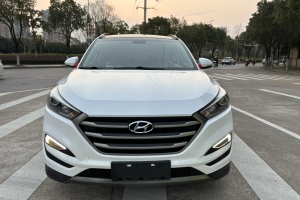 途勝 現(xiàn)代 1.6T 雙離合兩驅(qū)領(lǐng)先型
