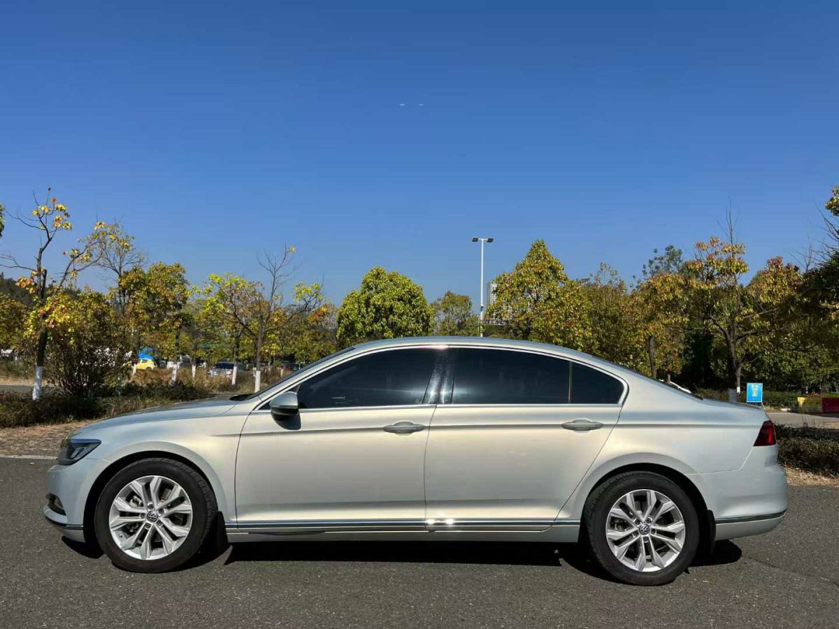 大眾 邁騰  2017款 280TSI DSG 領(lǐng)先型圖片