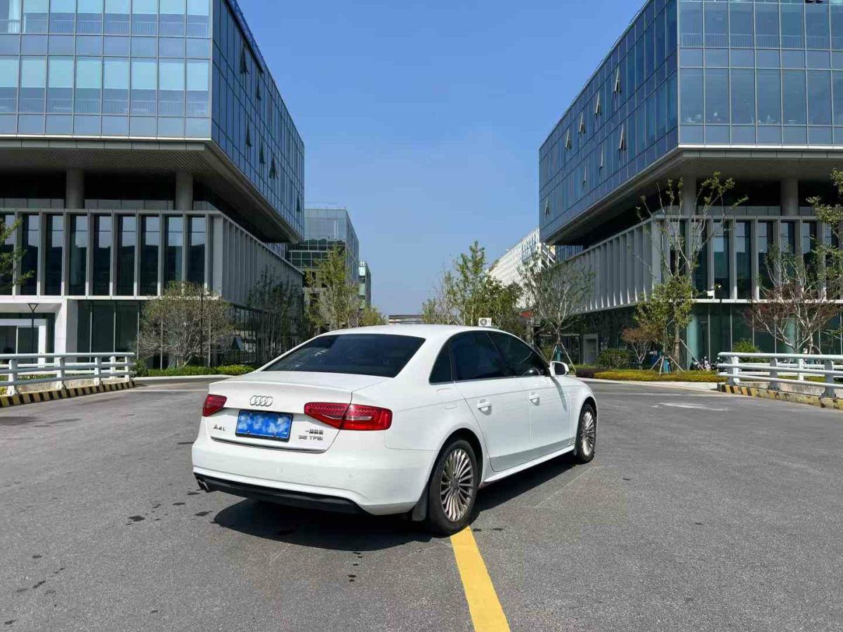 奧迪 奧迪A4L  2015款 A4L 1.8TFSI 30TFSI 舒適型圖片