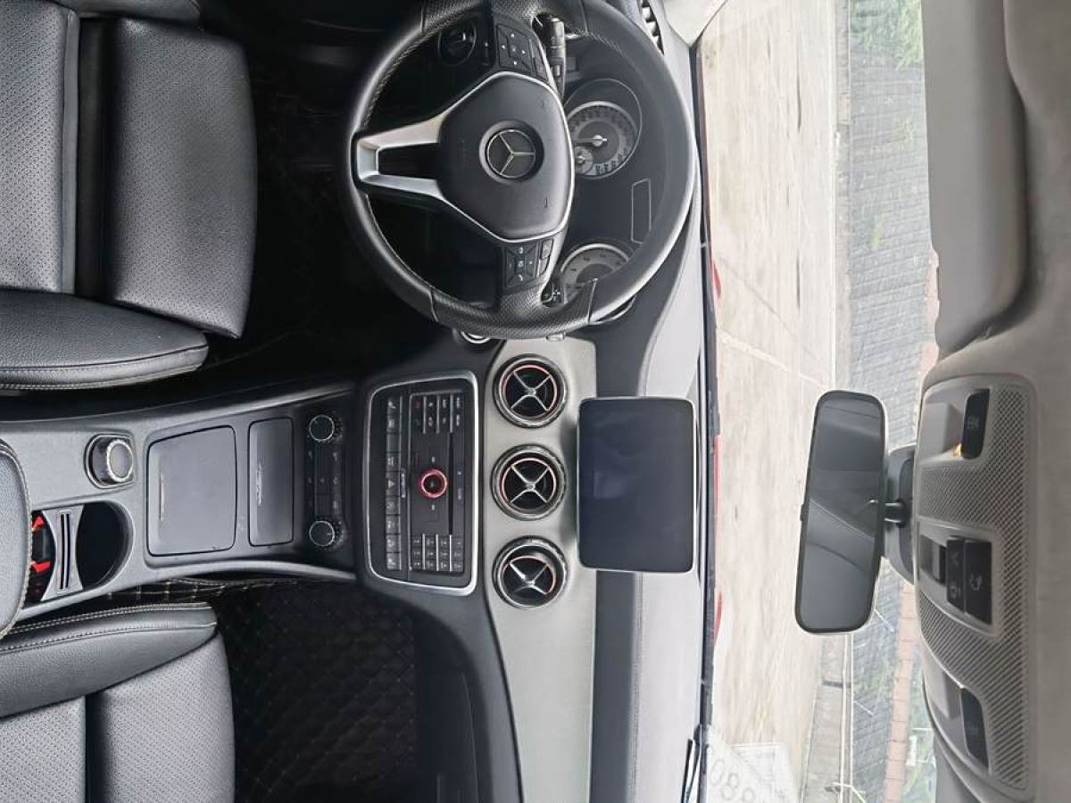 奔驰 奔驰GLA  2016款 GLA 220 4MATIC 时尚型图片