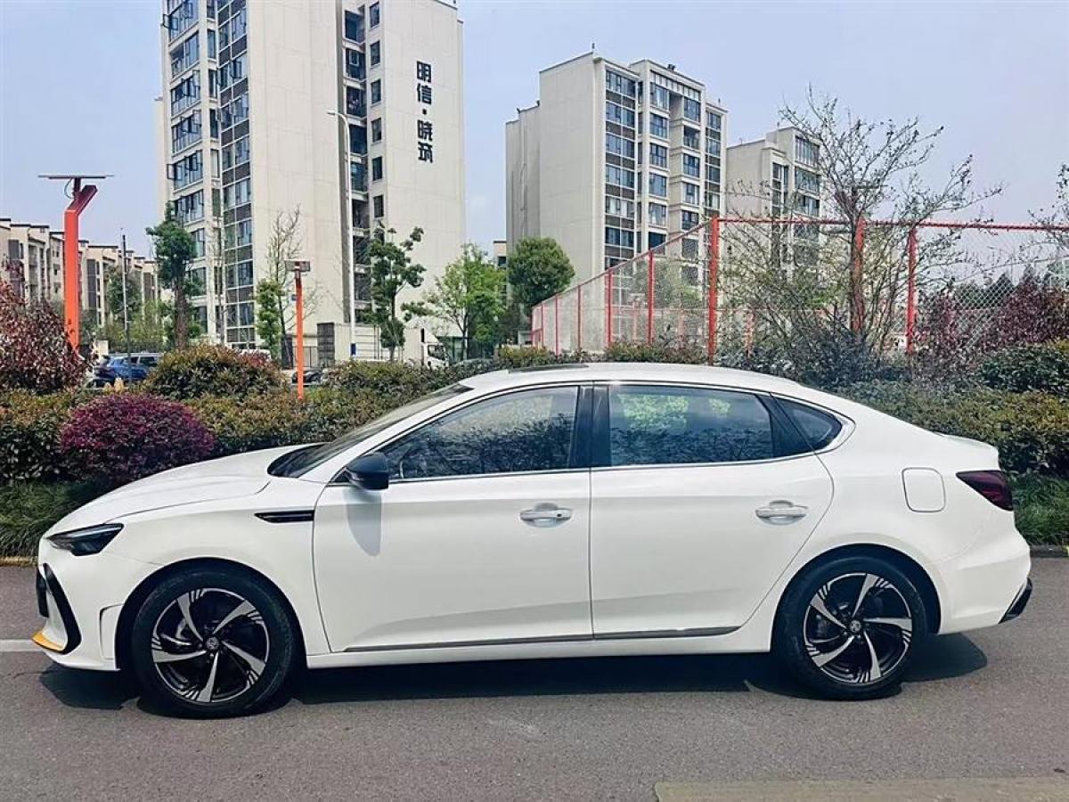 2022年8月名爵 名爵6  2021款 Pro 1.5T 自動領(lǐng)潮豪華版