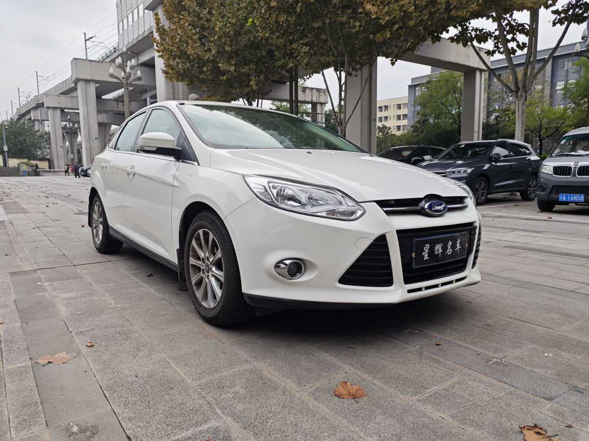 福特 福克斯  2012款 三廂 1.6L 自動(dòng)尊貴型圖片