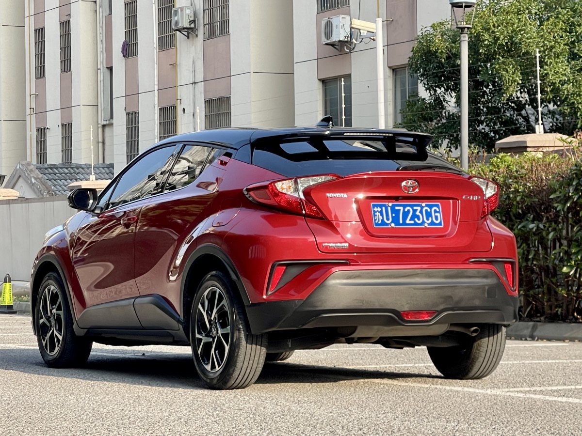 豐田 C-HR  2020款 2.0L 領(lǐng)先版圖片