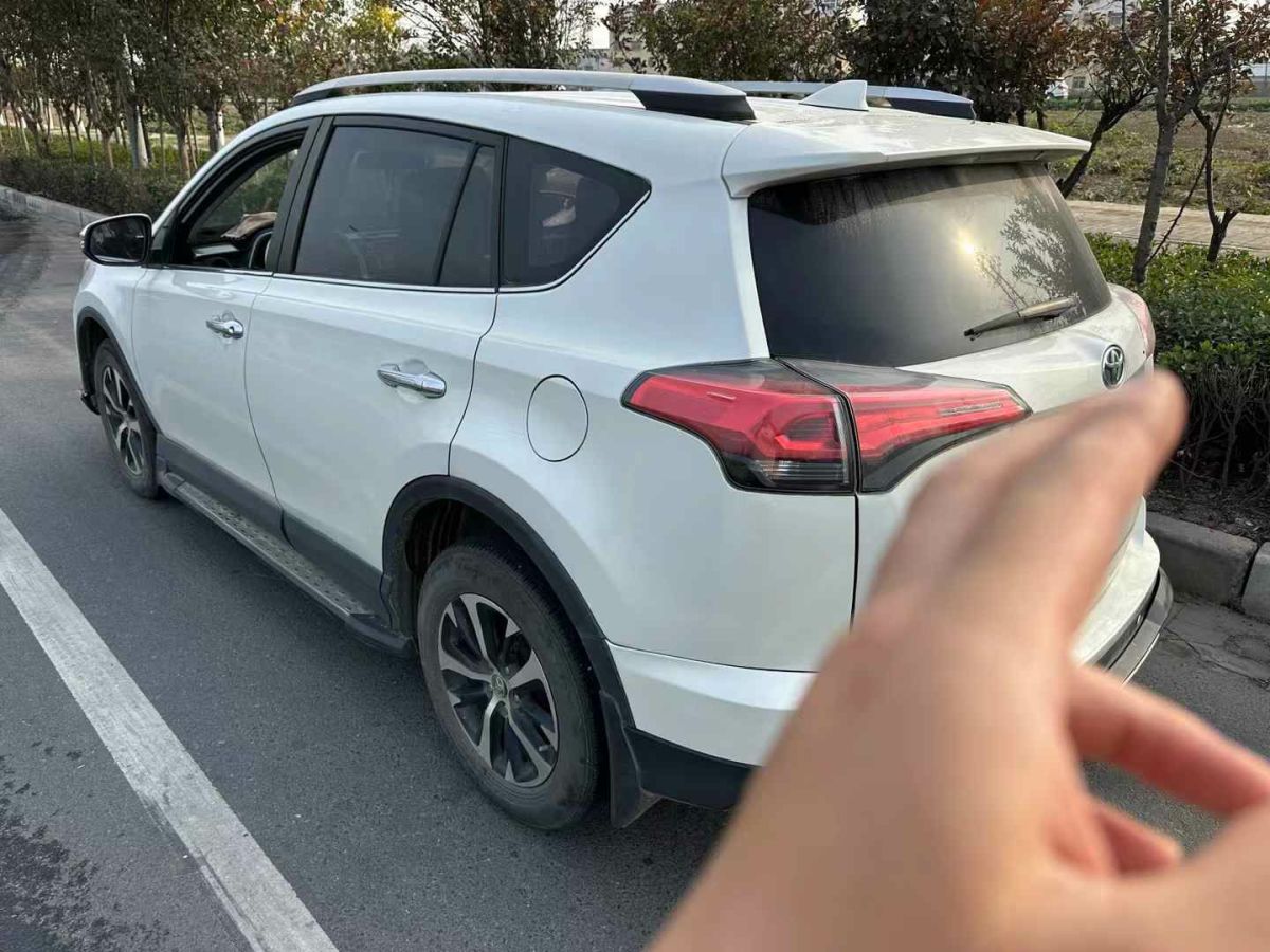 2017年1月豐田 RAV4 