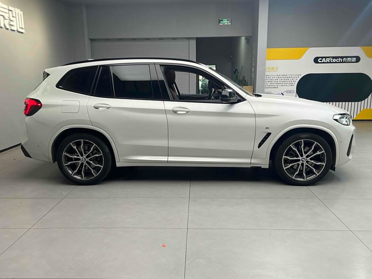 寶馬 寶馬X3  2022款 xDrive30i 領(lǐng)先型 M曜夜套裝圖片