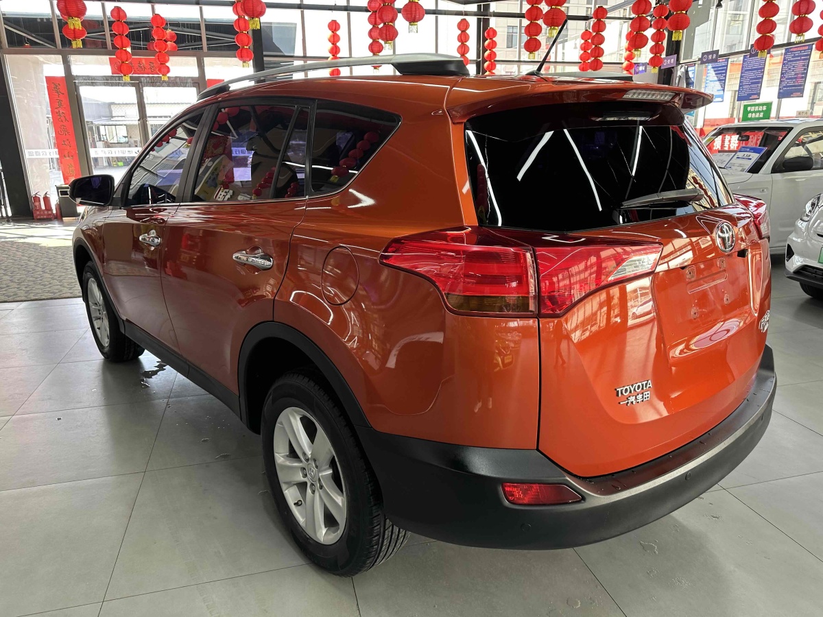 豐田 RAV4  2016款 榮放 2.0L CVT四驅(qū)新銳版圖片