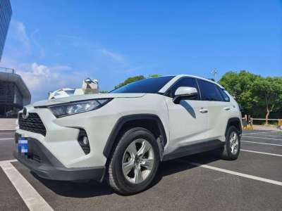 2021年10月 丰田 RAV4荣放 2.0L CVT两驱都市版图片