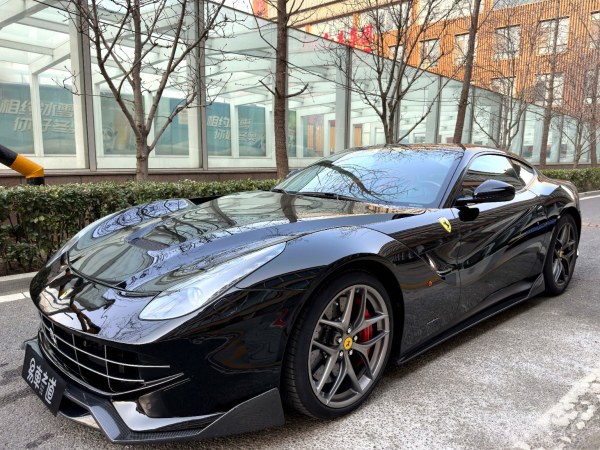 法拉利 F12berlinetta  2013款 6.3L 标准型