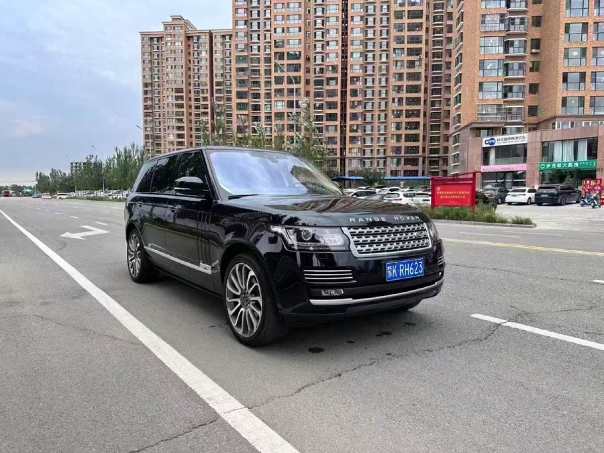 路虎 攬勝  2017款 3.0 V6 SC Vogue SE 創(chuàng)世加長(zhǎng)版圖片