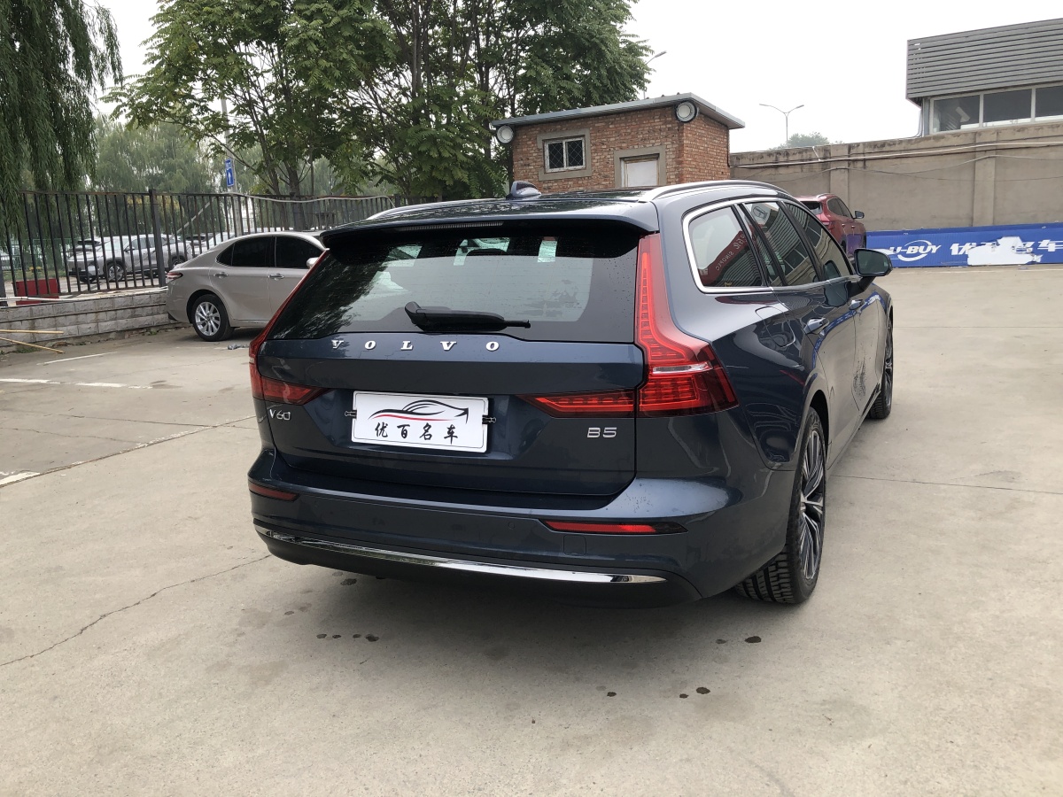 沃爾沃 V60  2024款 B5 智遠(yuǎn)豪華版圖片