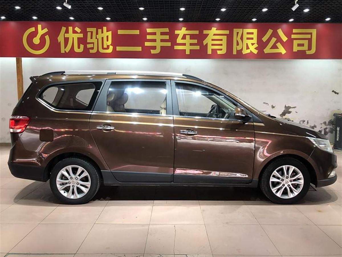 寶駿 730  2014款 1.5L 手動(dòng)舒適型 7座圖片