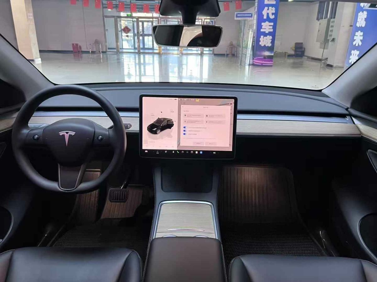 特斯拉 Model S  2023款 三電機(jī)全輪驅(qū)動(dòng) Plaid版圖片