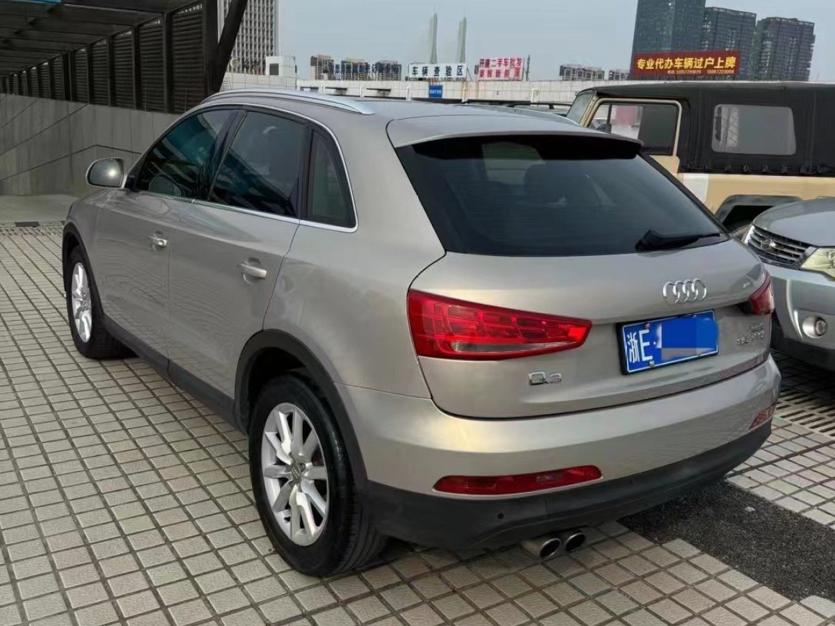 奧迪 奧迪Q3  2015款 35 TFSI 進(jìn)取型圖片