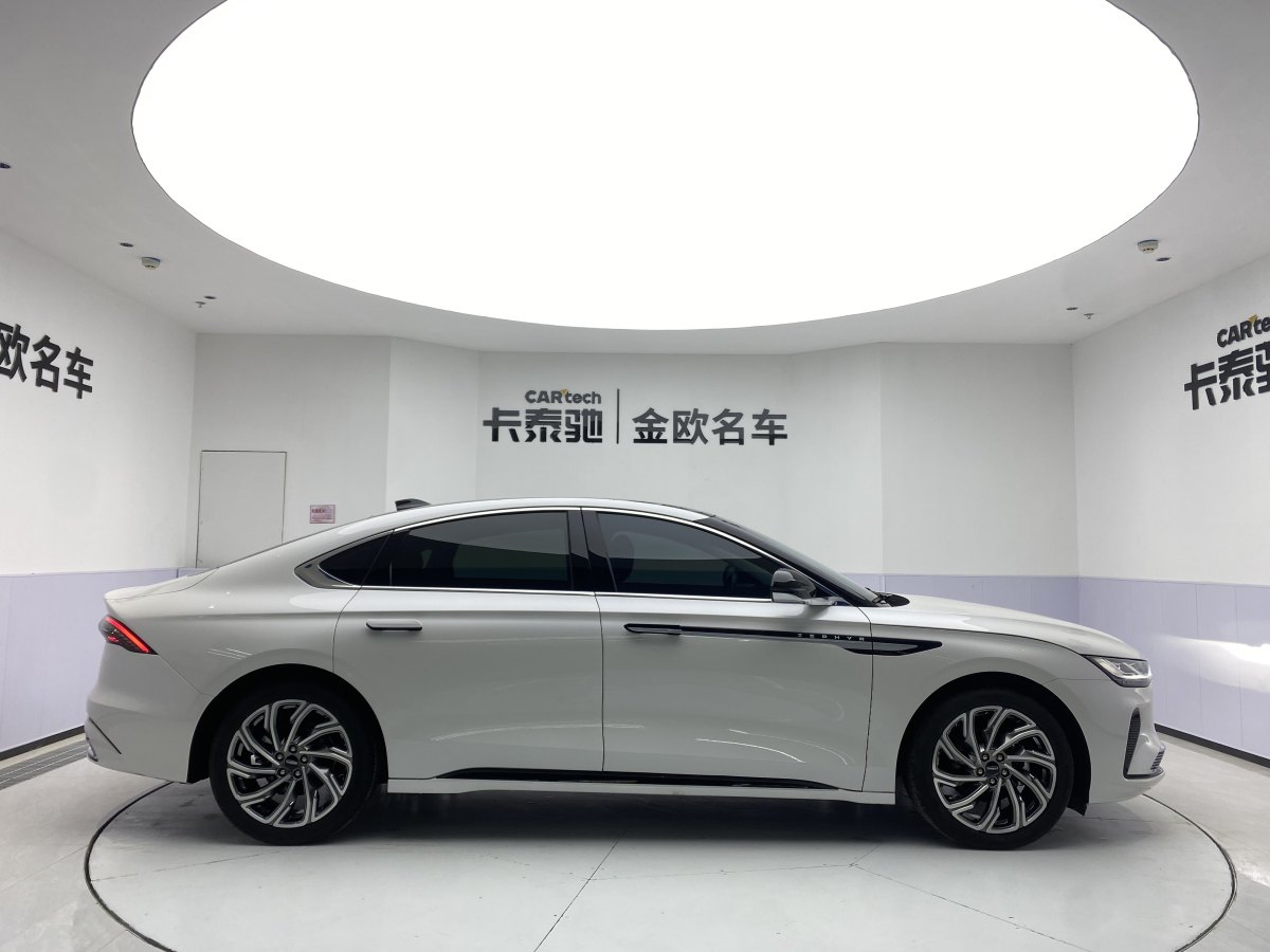 林肯 林肯Z  2024款 2.0T 尊逸版圖片