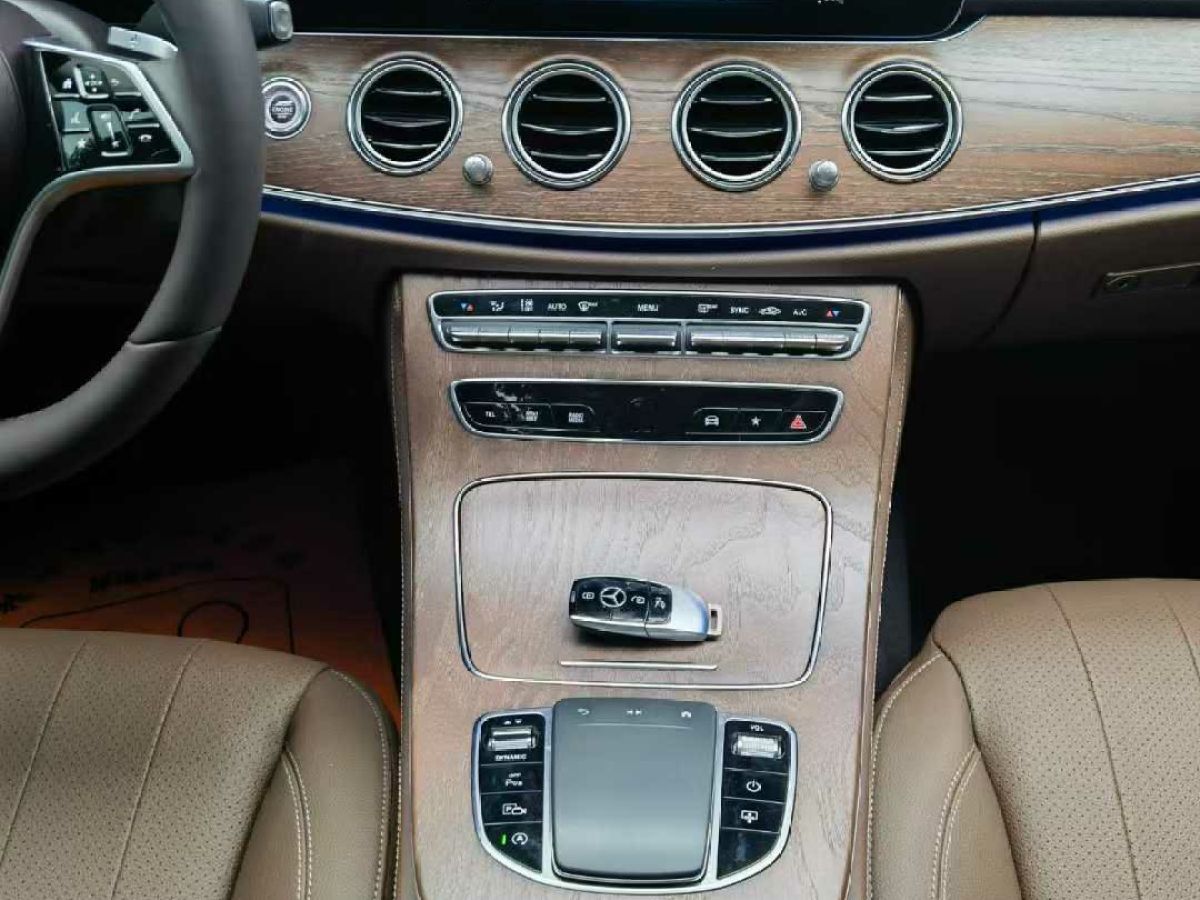 奔馳 奔馳E級  2023款 E 300 L 豪華型圖片