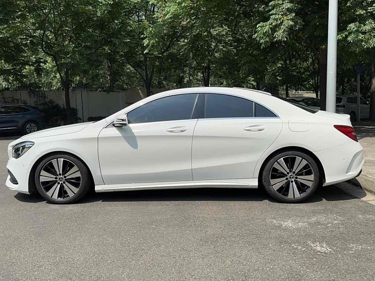 奔馳 奔馳CLA級(jí)  2018款 CLA 200 時(shí)尚型圖片