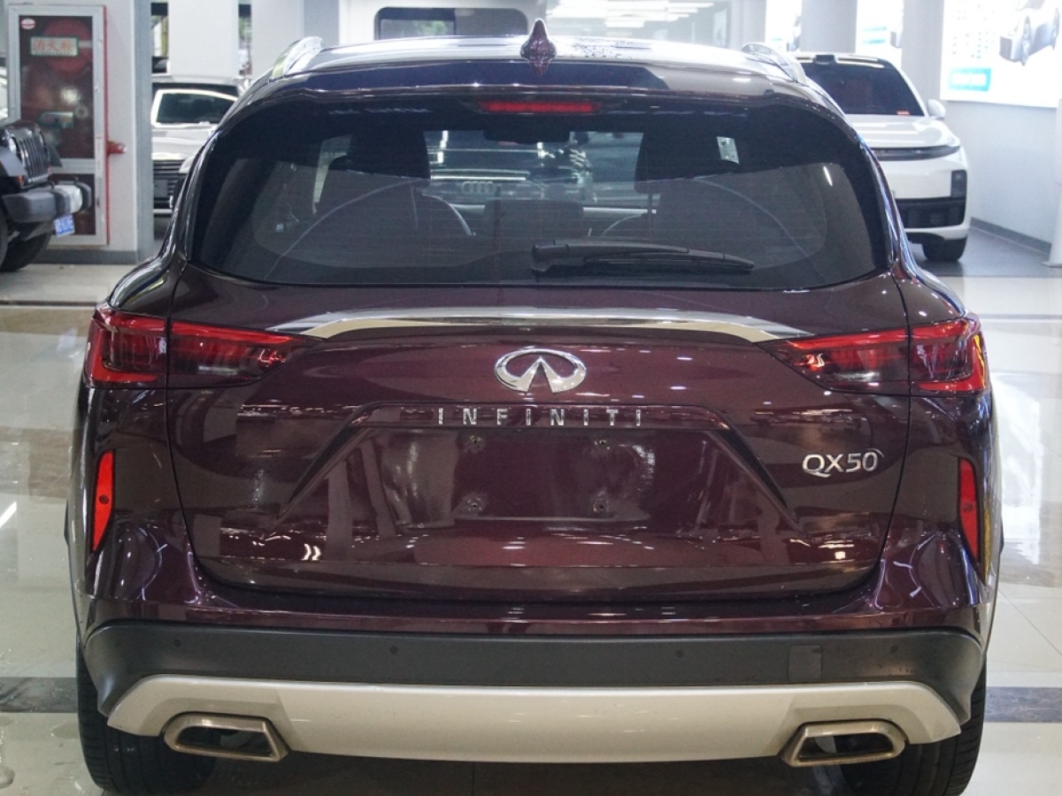 英菲尼迪 QX50  2018款 2.0T 兩驅(qū)時(shí)尚版圖片