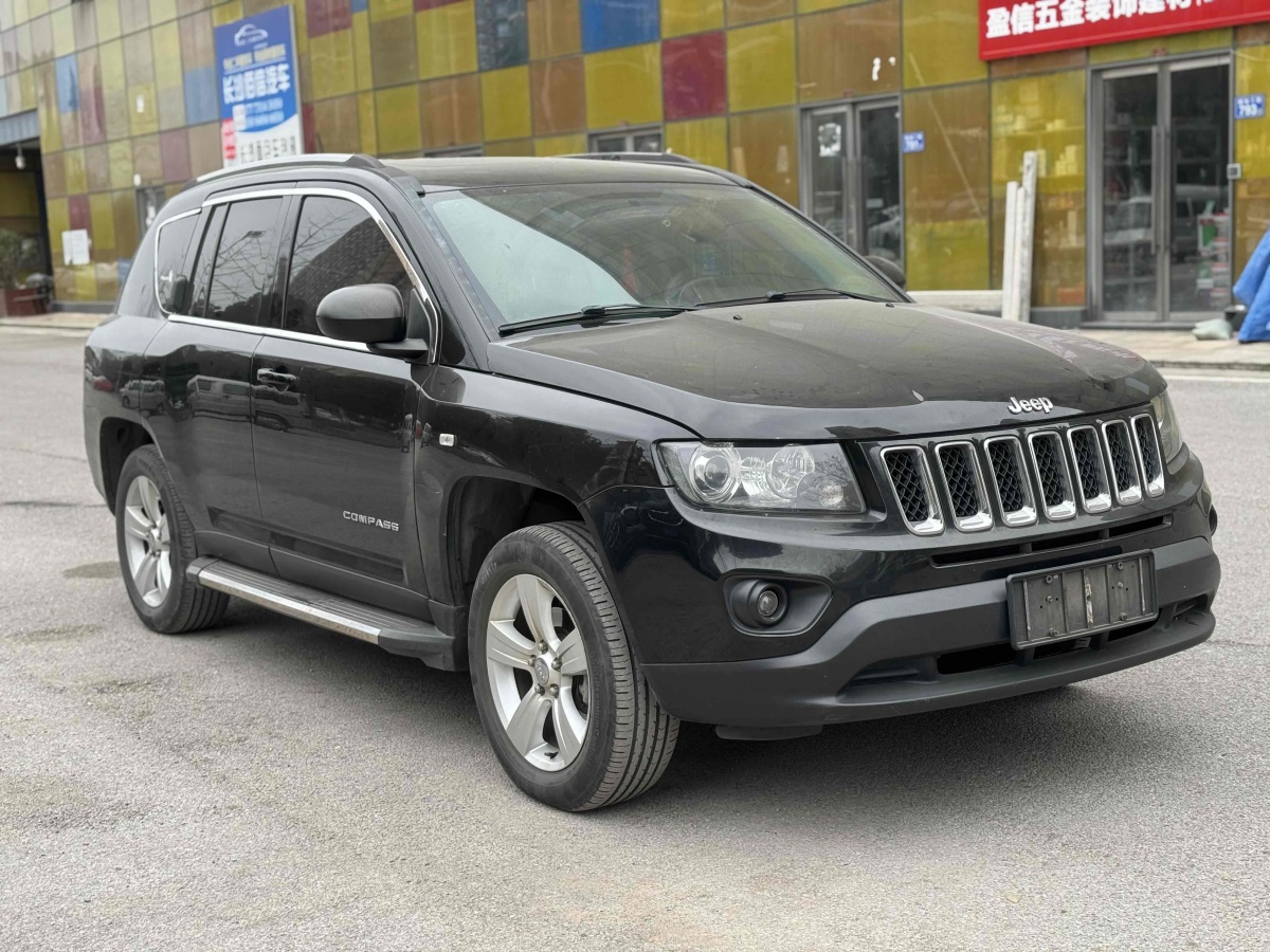 Jeep 指南者  2015款 2.0L 兩驅(qū)運動版圖片