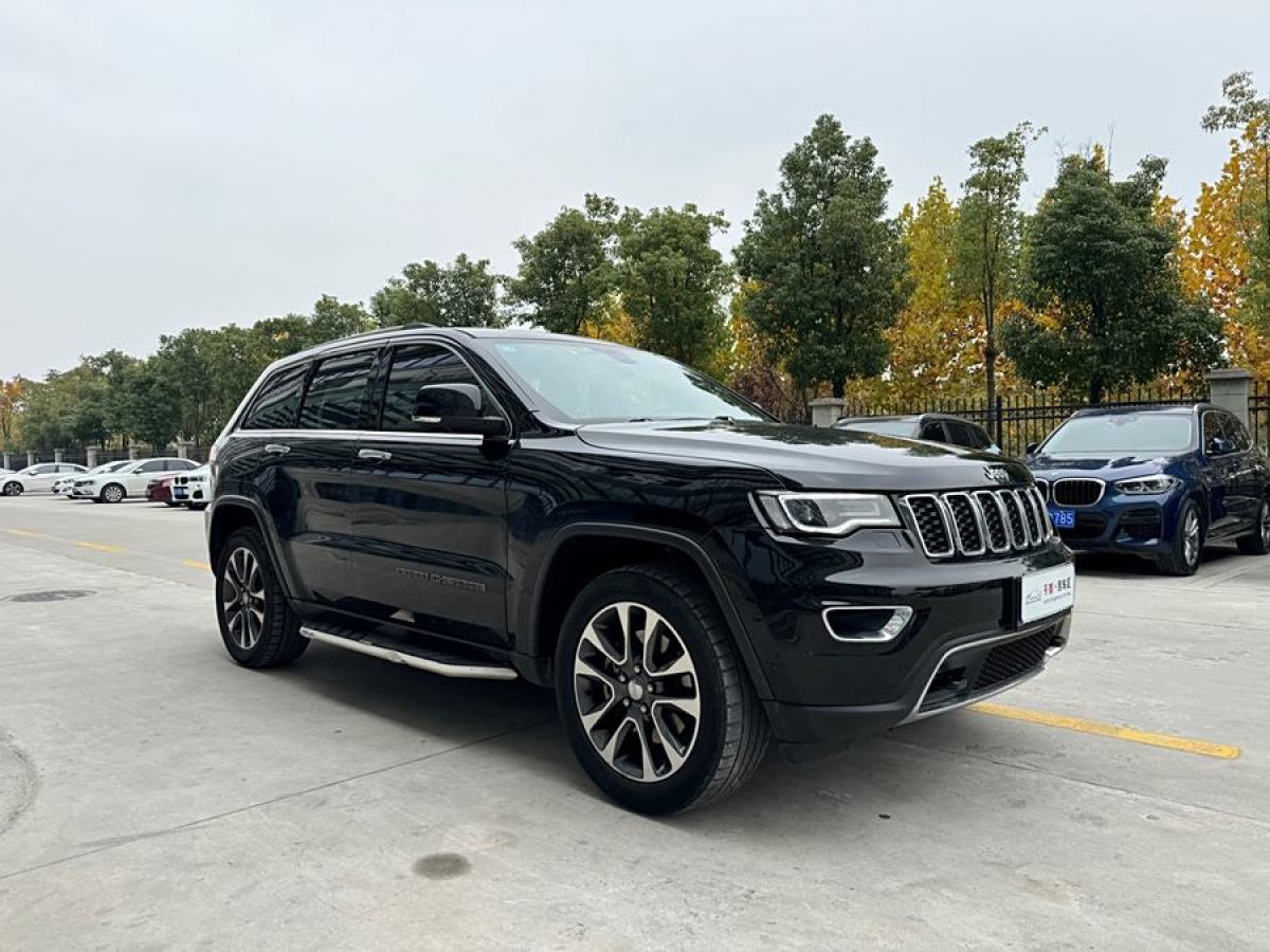 Jeep 大切諾基  2017款 3.6L 精英導(dǎo)航版圖片