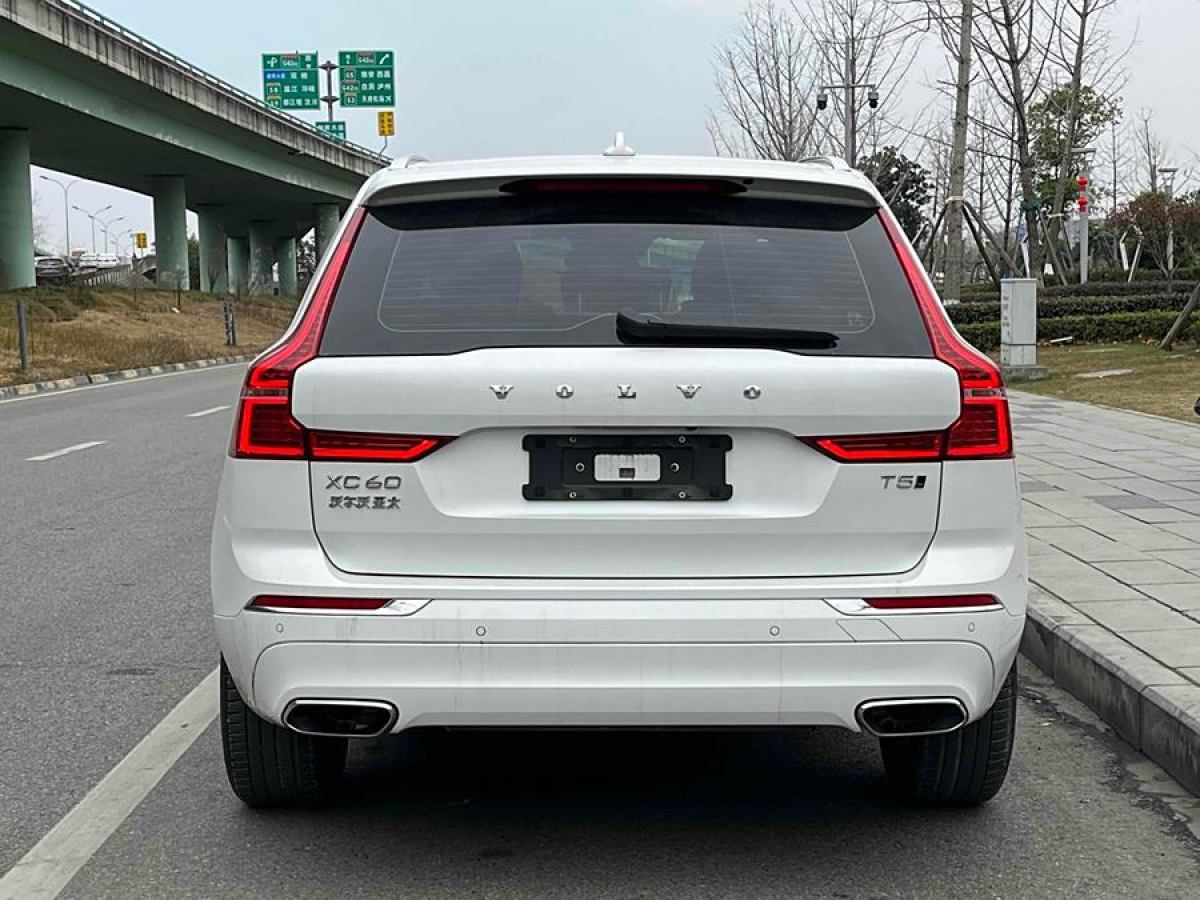 沃爾沃 XC60  2021款 T5 四驅(qū)智逸豪華版圖片