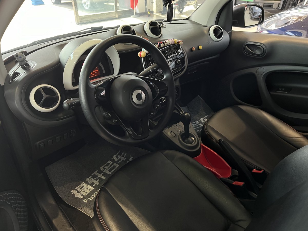 smart fortwo  2018款 1.0L 52千瓦硬頂靈動(dòng)版圖片