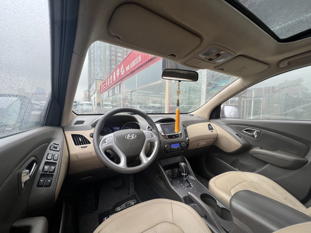 现代 ix35  2010款 2.0L 自动两驱精英版GLS图片