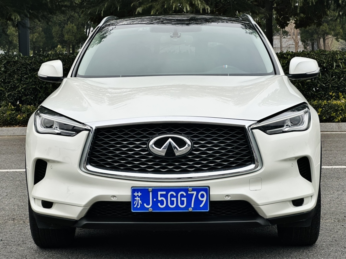 2020年7月英菲尼迪 QX50  2020款 改款 2.0T 兩驅(qū)時(shí)尚版