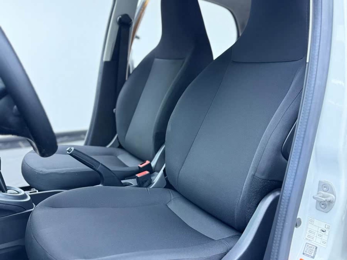 smart forfour  2016款 1.0L 52千瓦靈動(dòng)版圖片