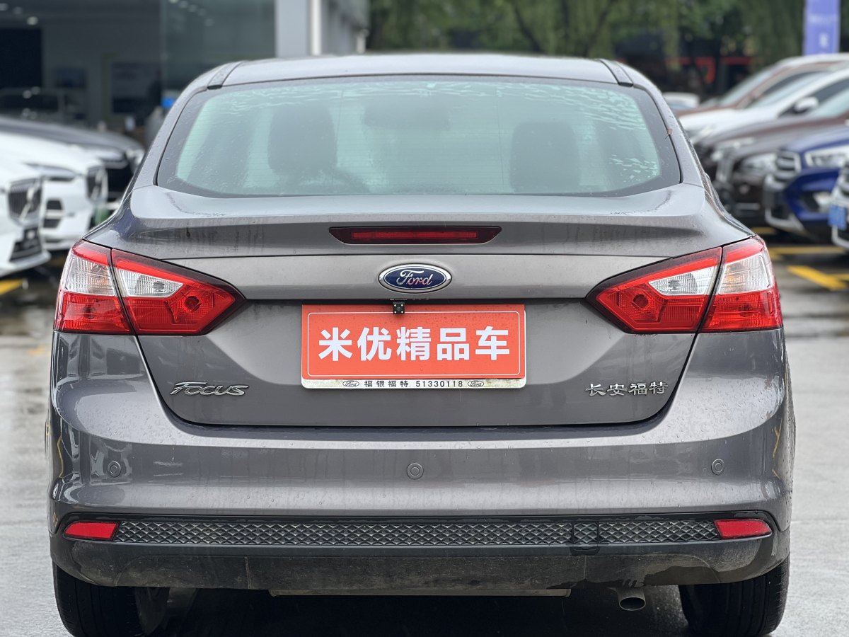 福特 ?？怂? 2012款 三廂 1.6L 自動風尚型圖片