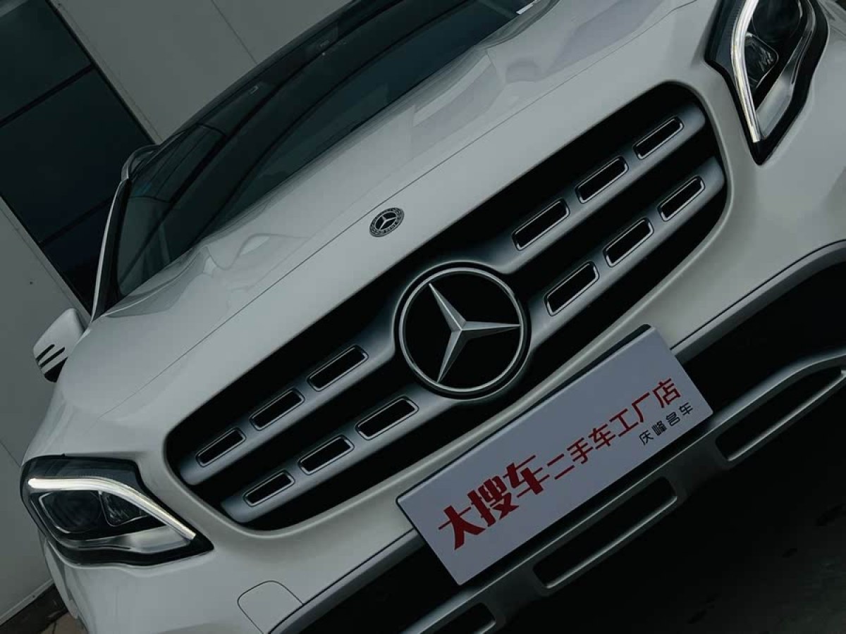 奔馳 奔馳GLA  2017款 GLA 200 時(shí)尚型圖片