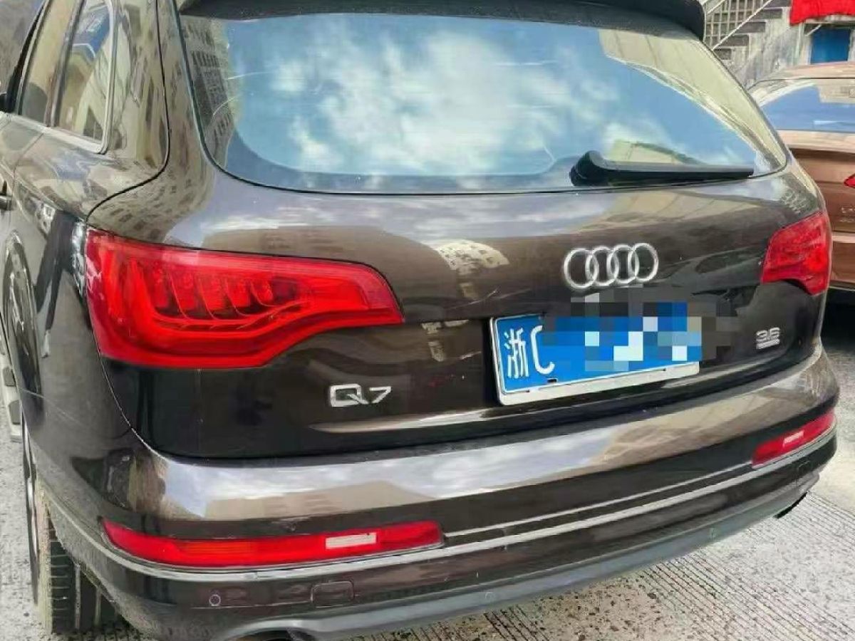 奧迪 奧迪Q7  2010款 Q7 4.2 FSI quattro 豪華型圖片