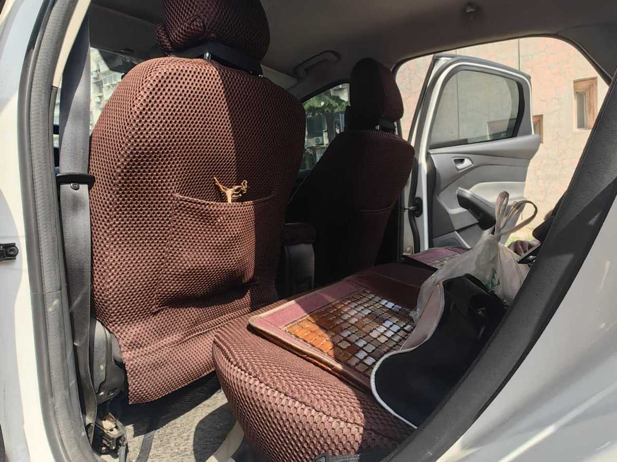 福特 ?？怂? 2012款 兩廂 1.6L 自動舒適型圖片