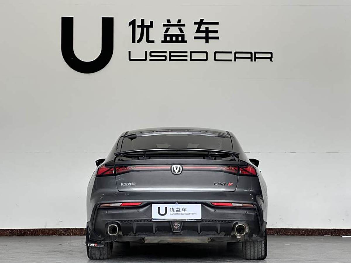 長(zhǎng)安 長(zhǎng)安UNI-V  2022款 1.5T 尊貴型圖片