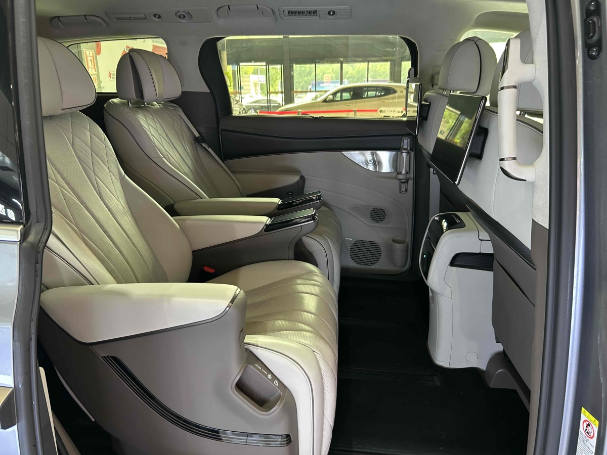 2023年7月騰勢 騰勢D9  2022款 EV 600 四驅(qū)旗艦型