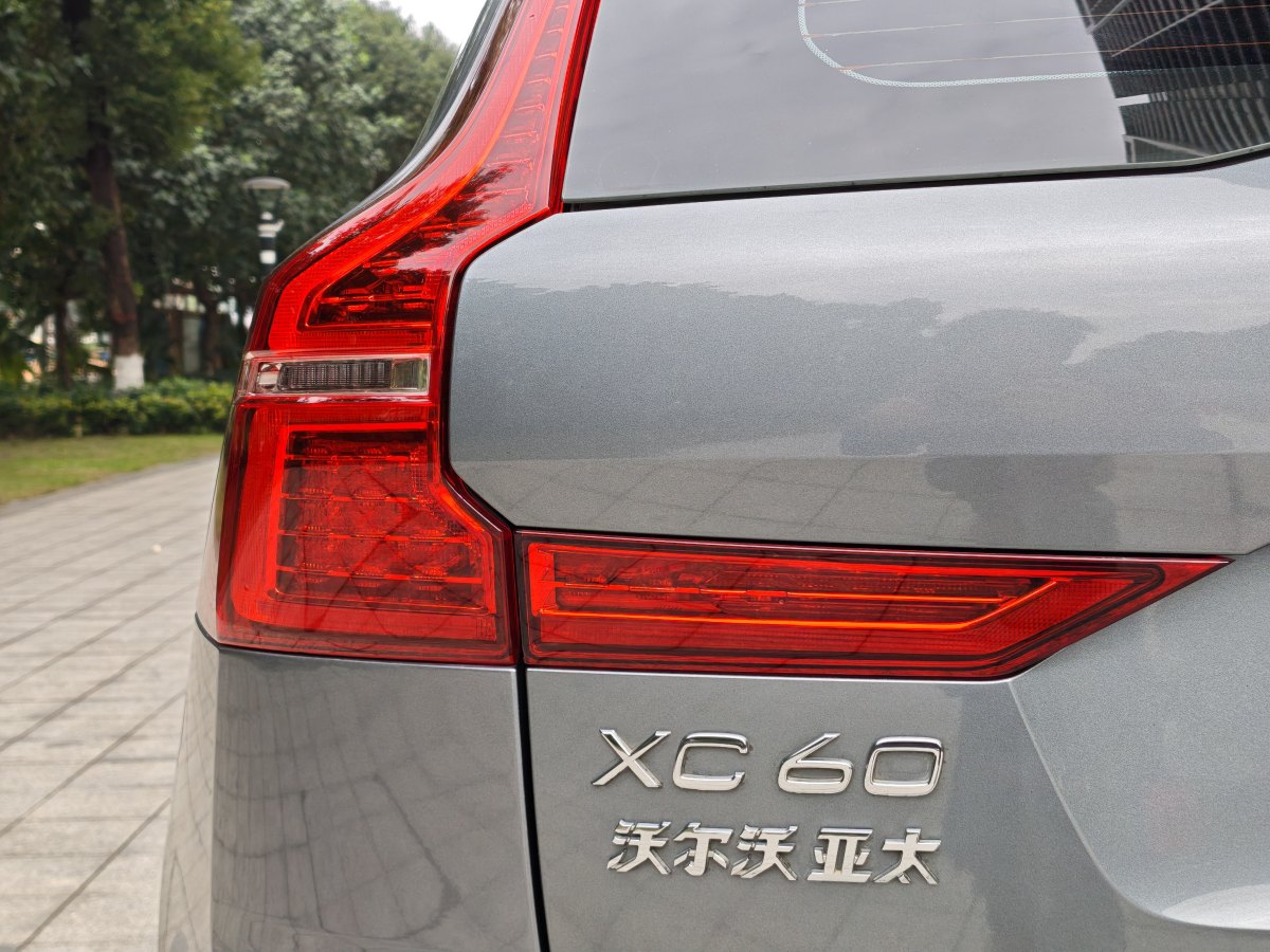 沃爾沃 XC60  2019款 T5 四驅(qū)智遠(yuǎn)運(yùn)動(dòng)版 國(guó)VI圖片