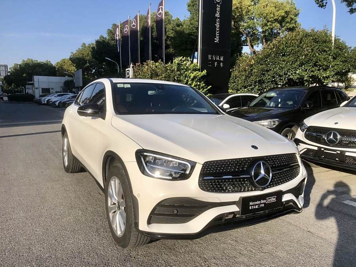 奔馳 奔馳GLC  2022款 改款 GLC 260 4MATIC 轎跑SUV圖片