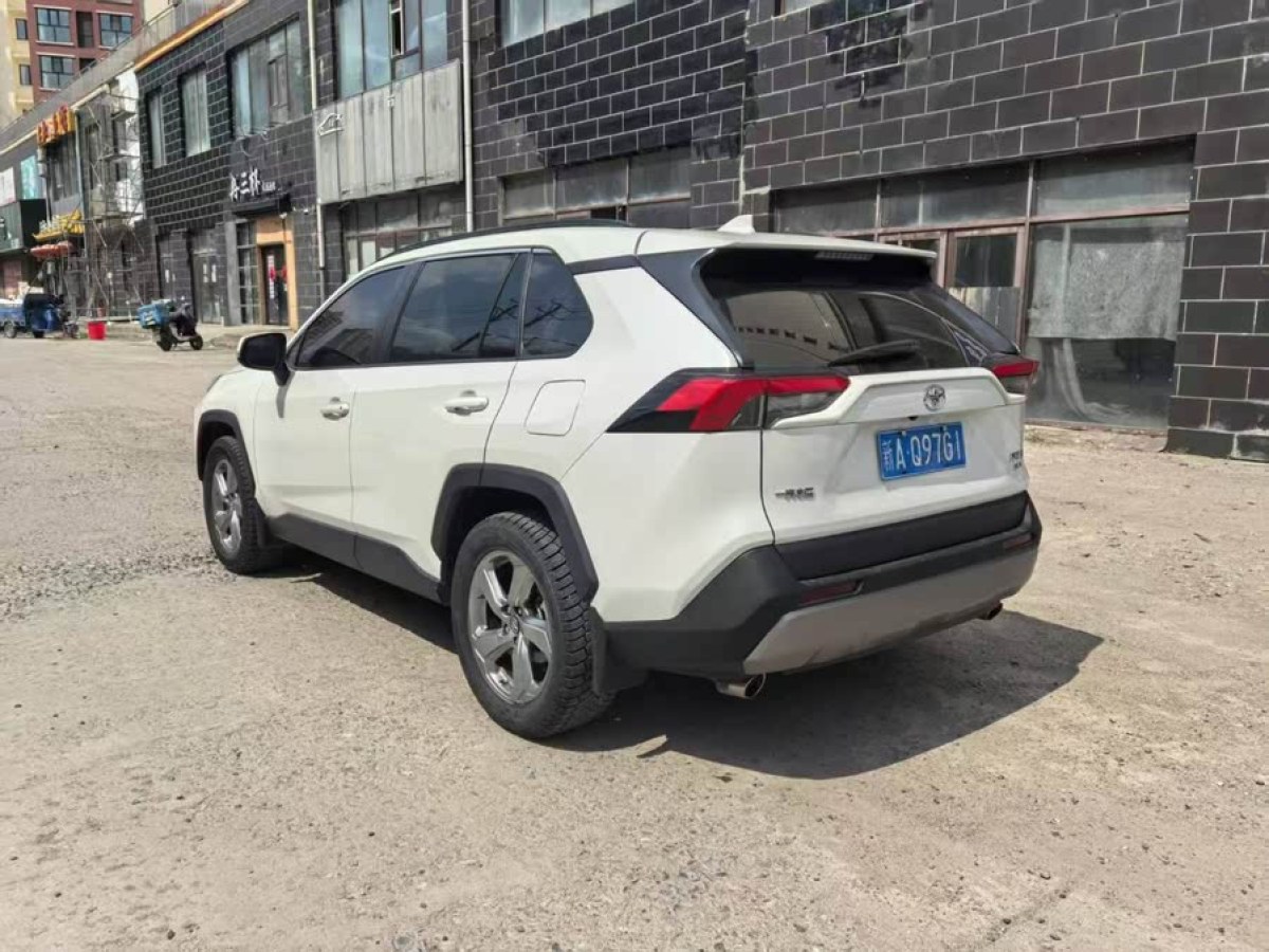 豐田 RAV4榮放  2020款 2.0L CVT四驅(qū)風尚PLUS版圖片
