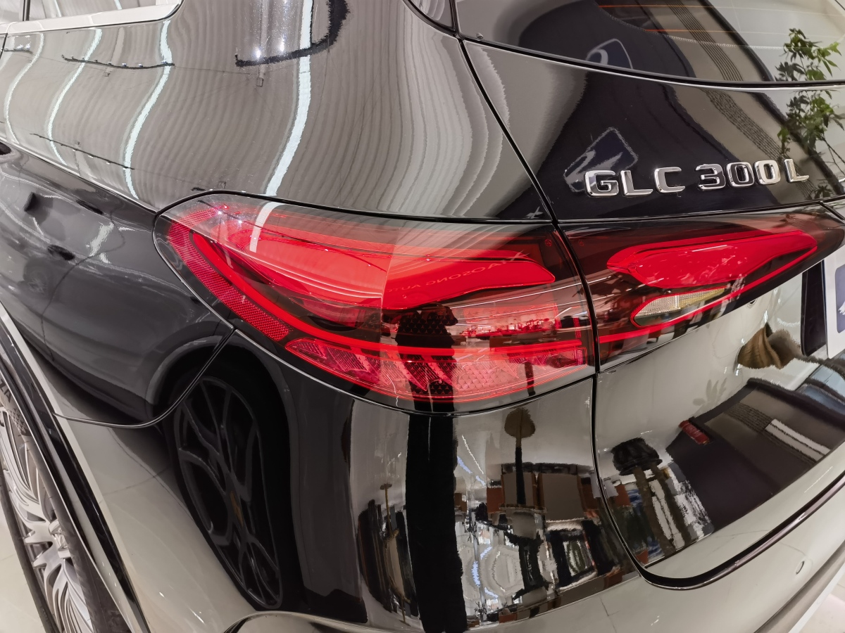 奔驰 奔驰GLC  2023款 改款 GLC 300 L 4MATIC 动感型 5座图片